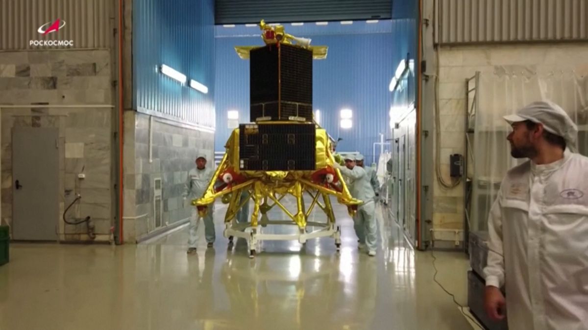 La Russia invia una sonda sulla Luna.  Evacuano il villaggio per il lancio